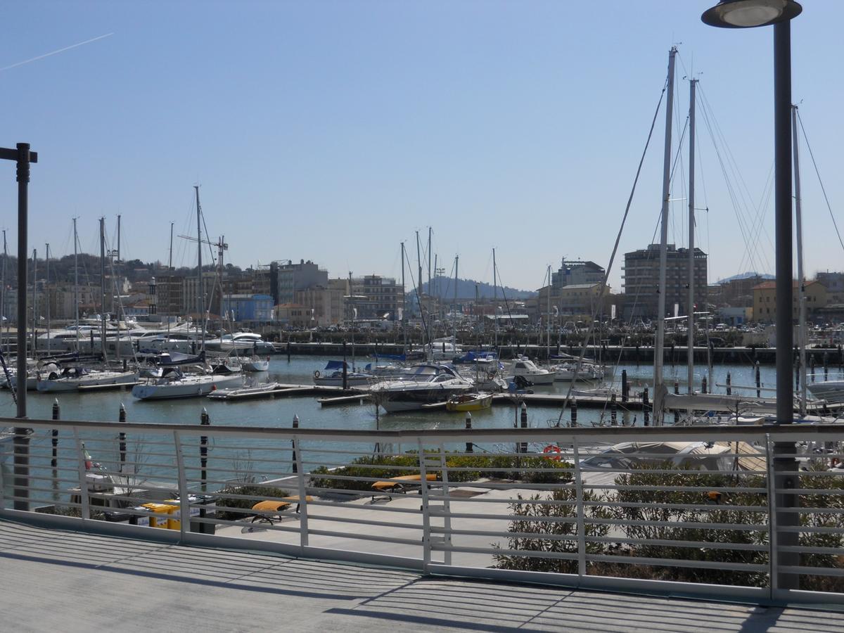 Residence Darsena Cattolica Eksteriør bilde